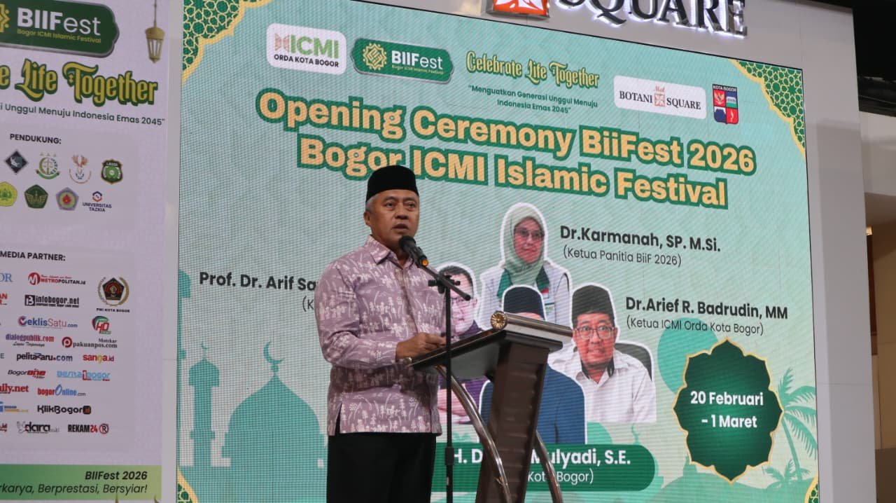 Membuka Bogor ICMI Islamic Festival (BIIFEST) dengan Tema "Menguatkan Generasi Unggul Menuju Indonesia Emas"