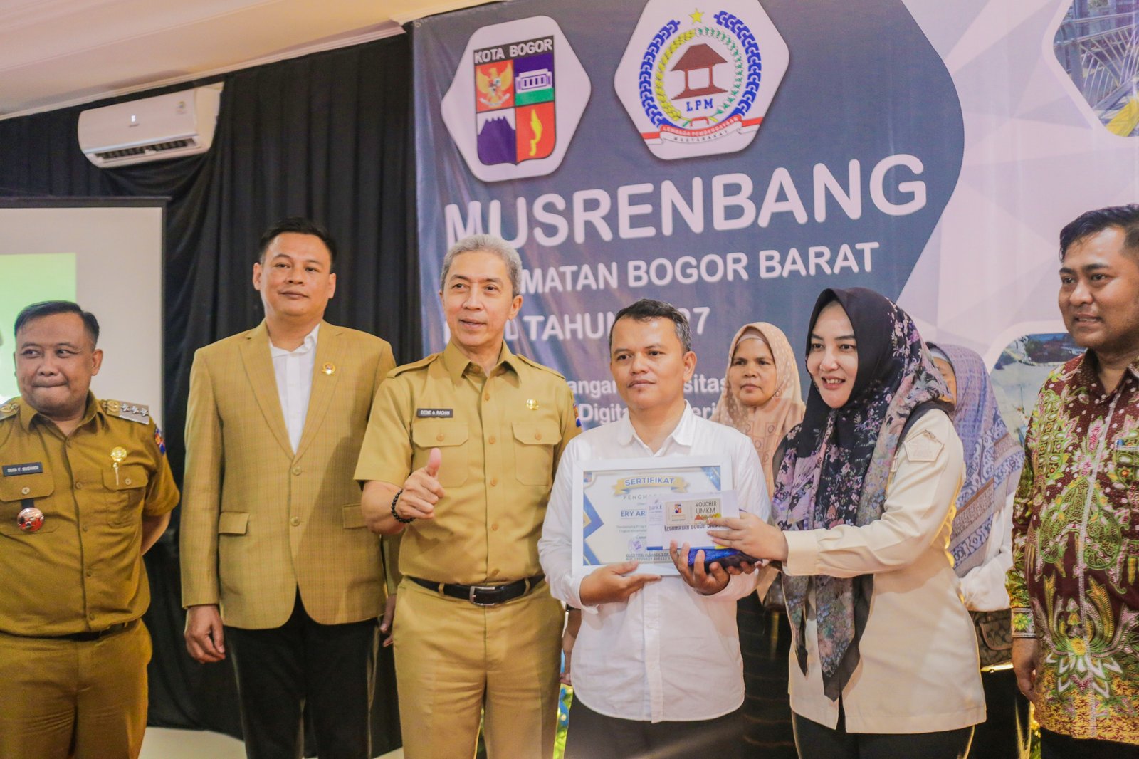 Menghadiri Musyawarah Perencanaan Pembangunan Kecamatan Bogor Barat