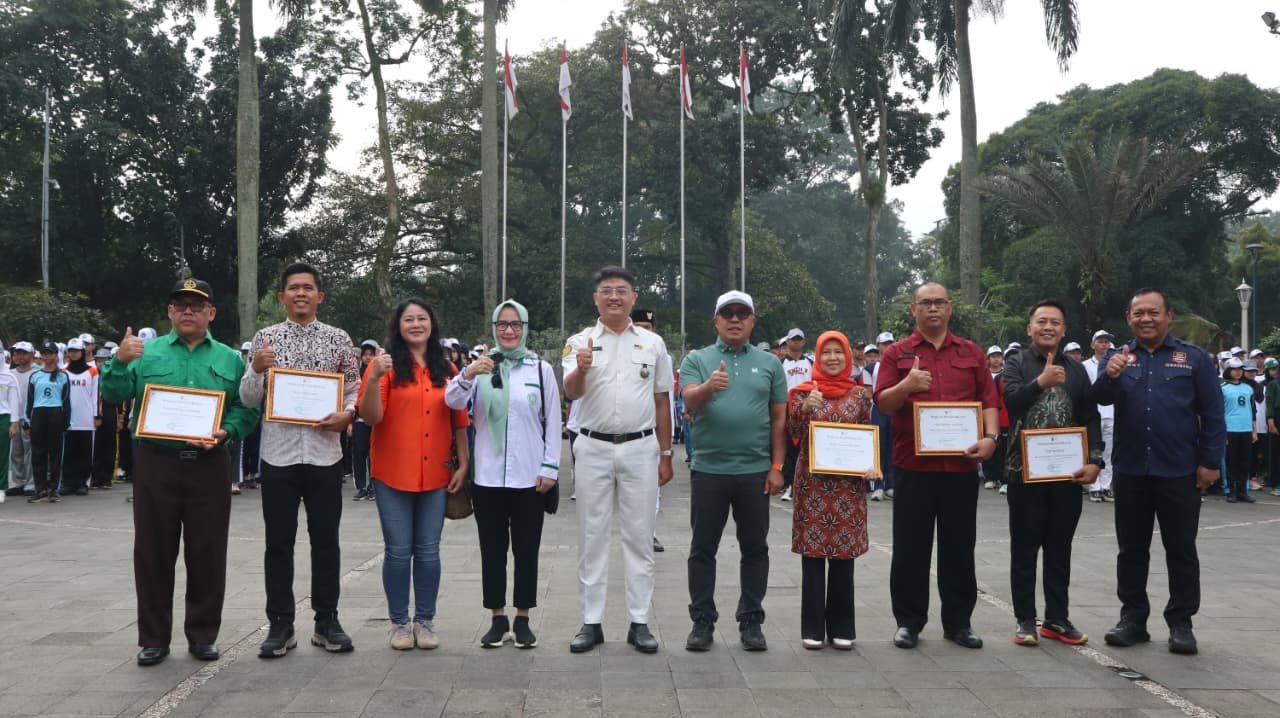 Menjadi Pembina Apel Sekaligus Membuka Kegiatan Latihan Gabungan & Sosialisasi Seleksi Calon Paskibraka Kota Bogor tahun 2026.