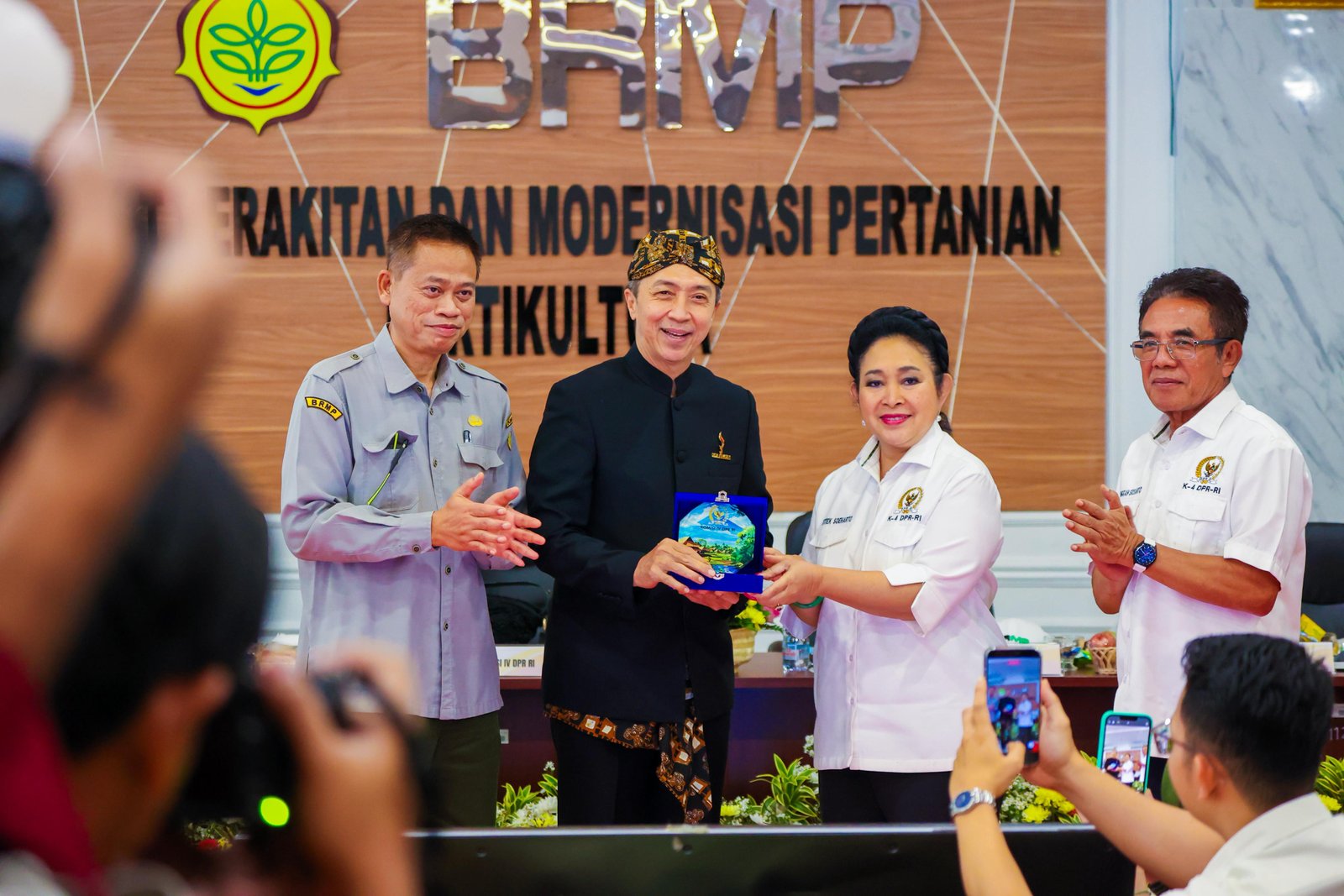 Menghadiri Kunjungan Kerja Spesifik Komisi IV DPR RI