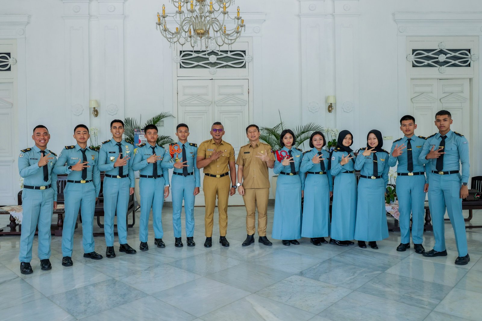 Menerima kunjungan siswa SMA Krida Nusantara